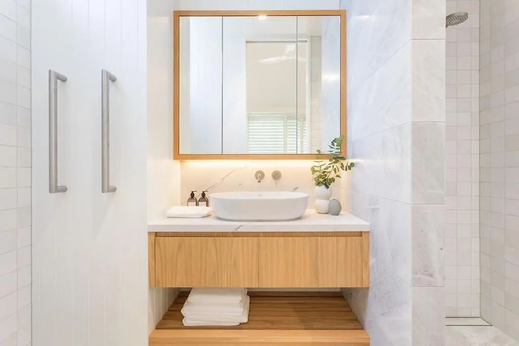 Aroha New Luxury Home Walk To Town And Beach Byron Bay Holiday home