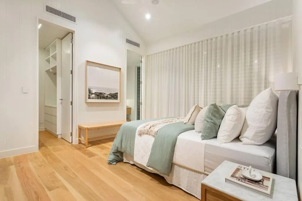 Aroha New Luxury Home Walk To Town And Beach Byron Bay