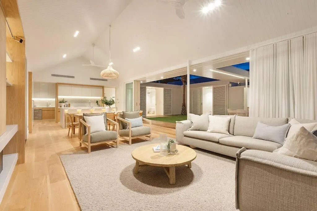 Aroha New Luxury Home Walk To Town And Beach Byron Bay Holiday home