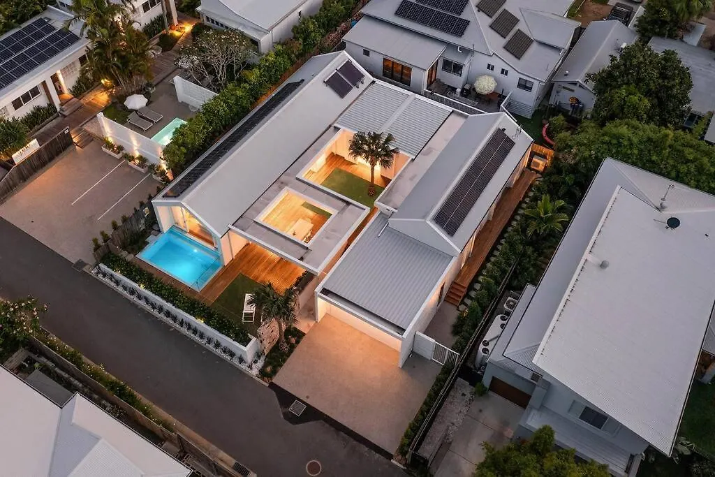 Aroha New Luxury Home Walk To Town And Beach Byron Bay Australia
