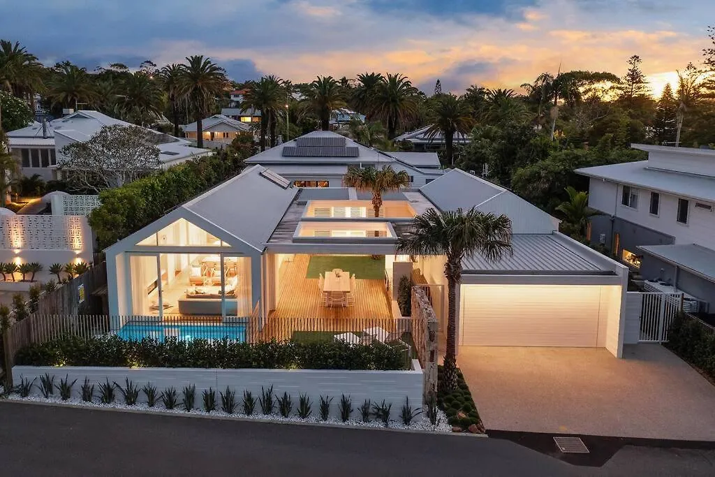 Holiday home Aroha New Luxury Home Walk To Town And Beach Byron Bay