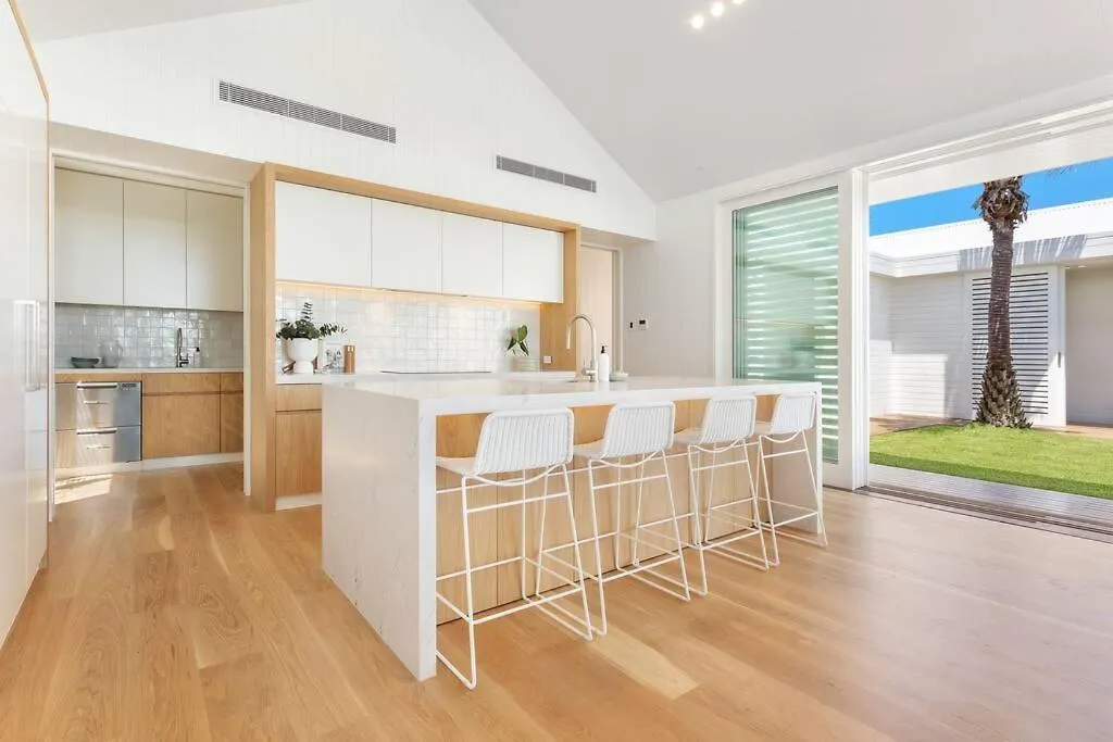 Aroha New Luxury Home Walk To Town And Beach Byron Bay